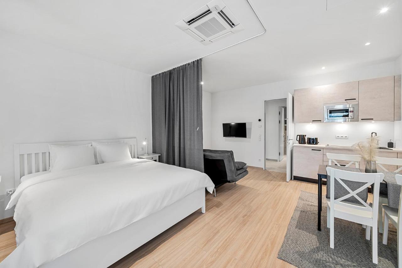 Vibestudio 304 - - Ac - Near Parking Apartment *